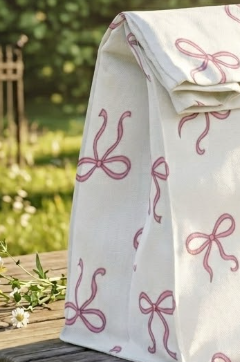 The Pink Bow Pattern Lunch Bag